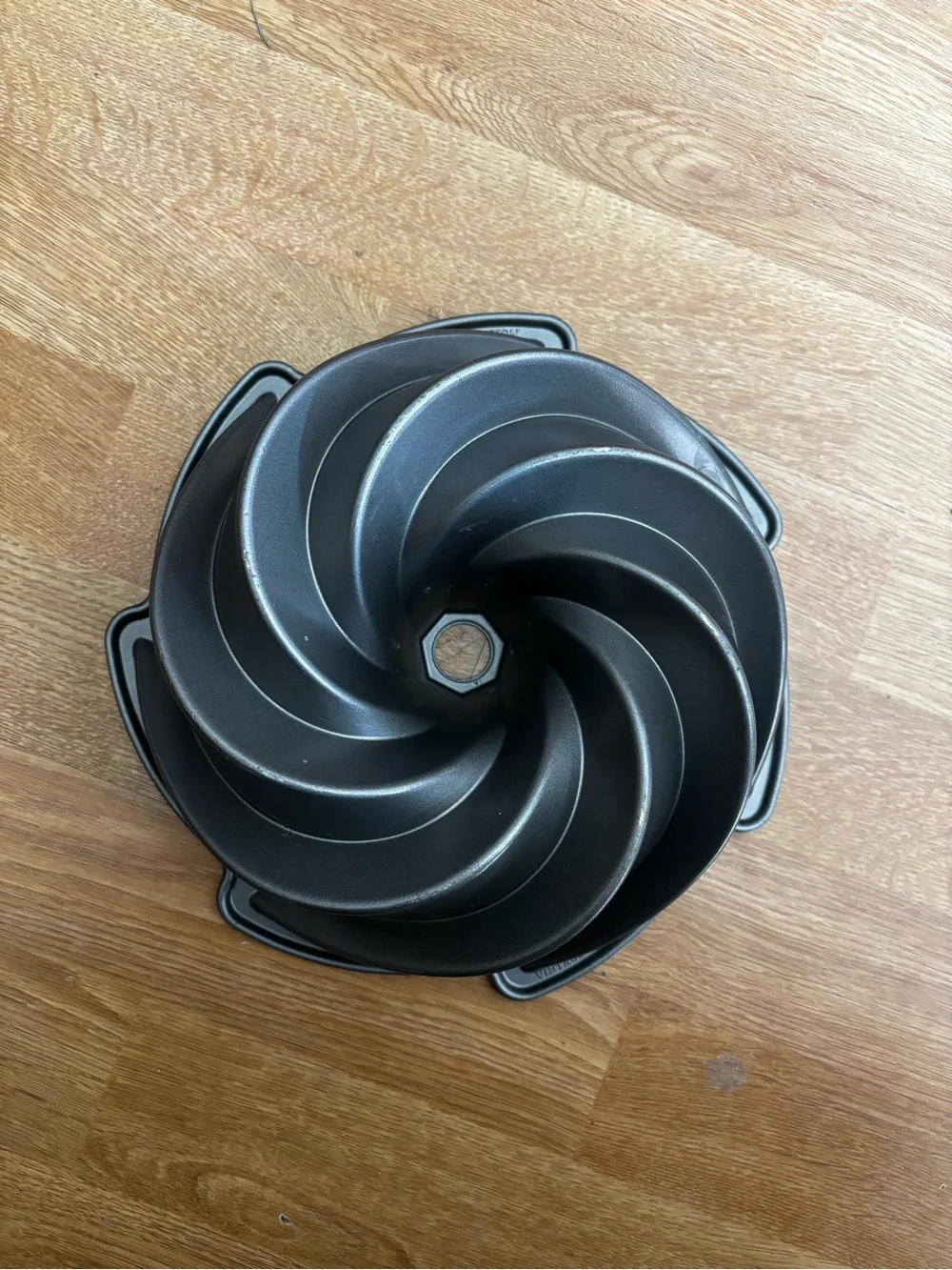 Nordic Ware Cast Bundt Cake Pan